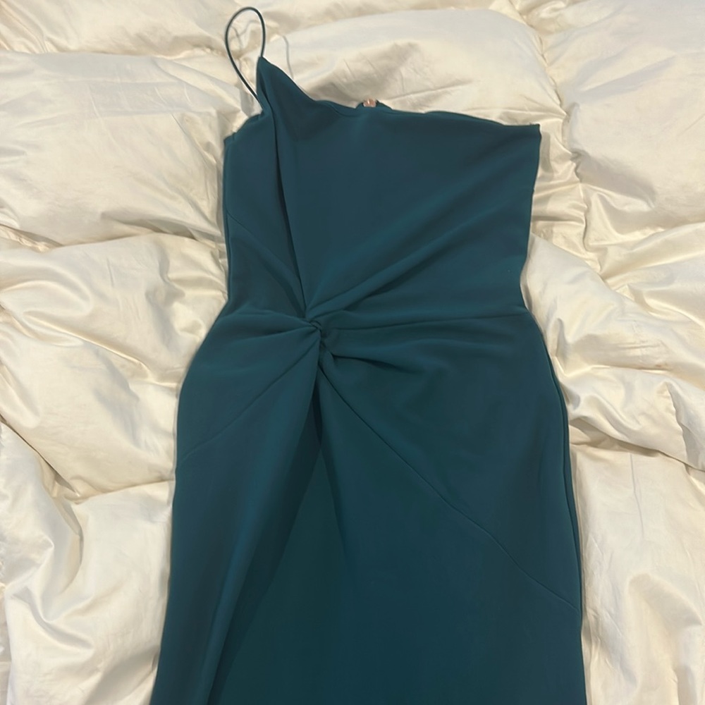 floor length green dress!! good for formal events